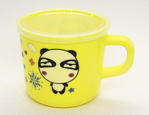 貝佳親嬰兒牛奶杯黃色