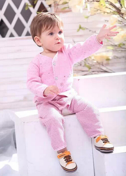 ʥ��u��ͯ���b��ɫ