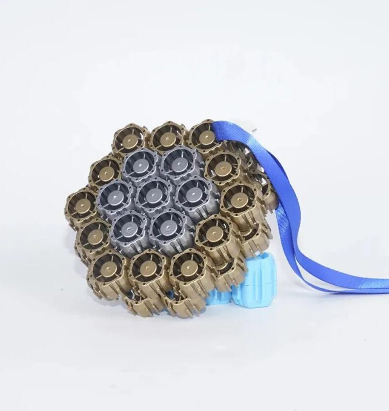 彩虹同學小瓶蓋組裝.jpg 彩虹同學小瓶蓋組裝.jpg