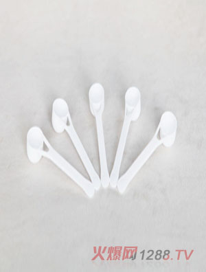 �L���A����